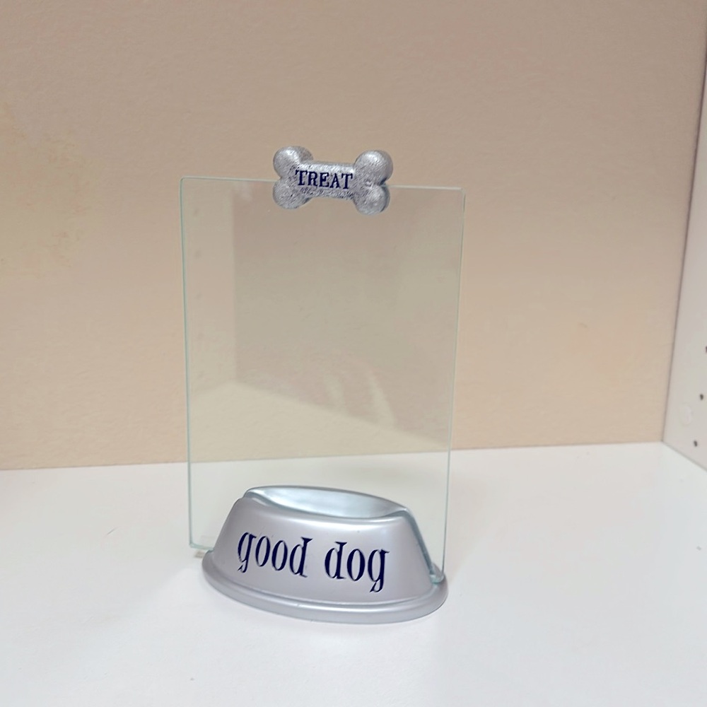 Pet Picture Frame. Fits 5x7 in photo or smaller fits between 2 glass panes